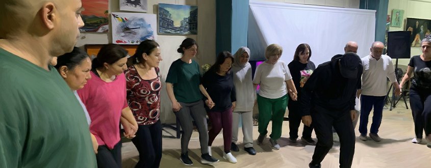 dancing-off-canvas-landscape